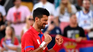 Djokovic îl învinge pe Alcaraz şi câştigă mult aşteptatul aur olimpic