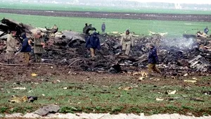 Vineri, 31 martie 1995 / 13:32:00 - Un avion Airbus al TAROM se prăbuşeste la Baloteşti, nici un supravieţuitor