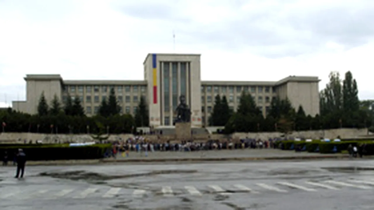 CSAT a decis reducerea personalului din Armată, civili şi ofiţeri superiori