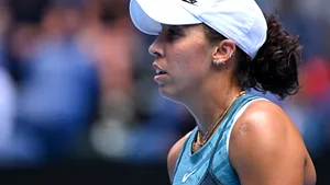 Keys salvează o minge de meci şi o elimină pe Swiatek în semifinalele Australian Open