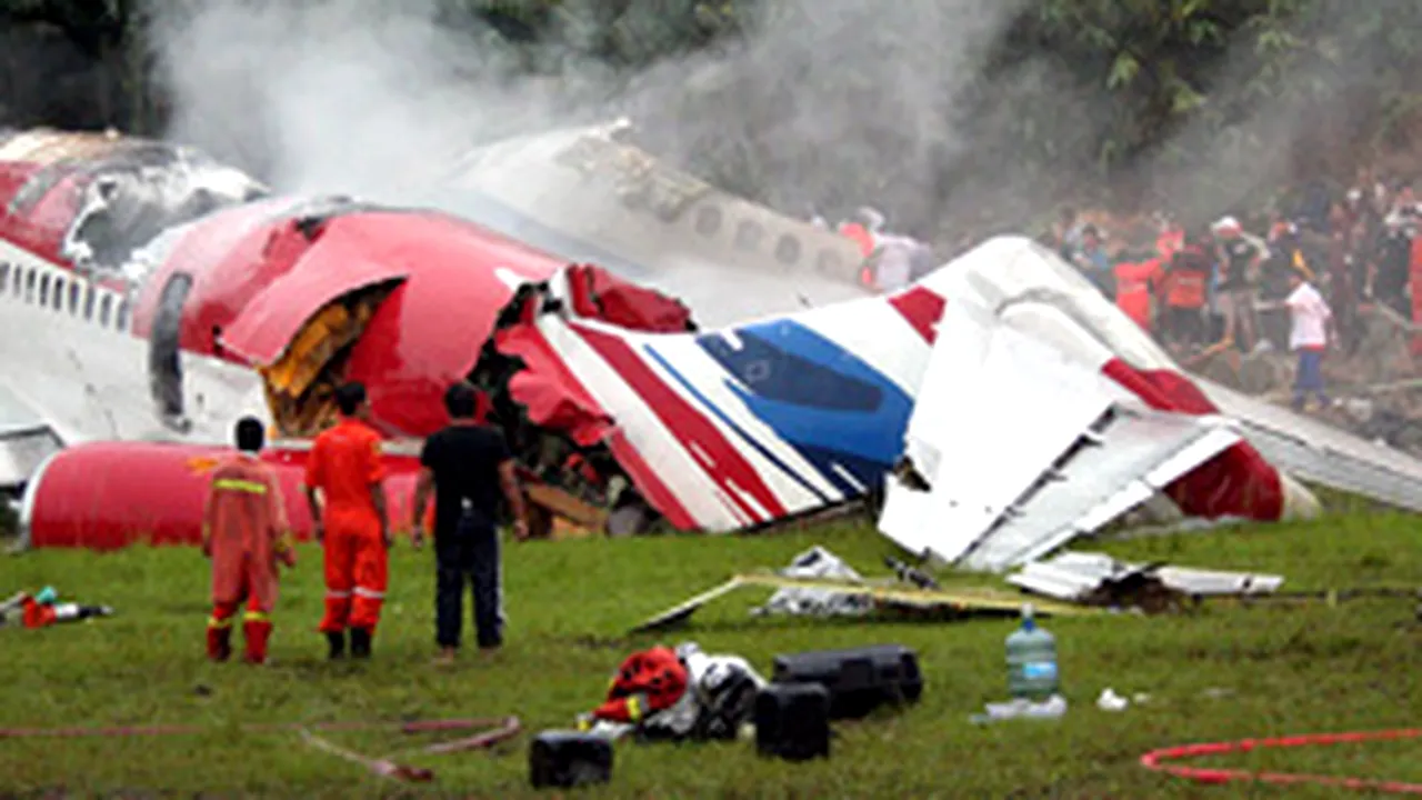 Avion prăbuşit în Thailanda, cu cel puţin 87 de victime