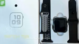 Ceasuri şi brăţări inteligente false, de 1,2 milioane de lei, într-un container venit din China