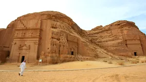 Un monument de dimensiuni impresionante a fost descoperit în apropierea oraşului antic Petra - FOTO 