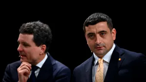 Politică și familie. Doamnele din dreapta prezidențiabililor