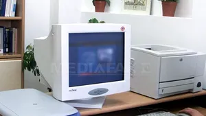 Cum pot patronii să-şi cumpere calculatoare şi să se conecteze la internet cu ajutorul UE