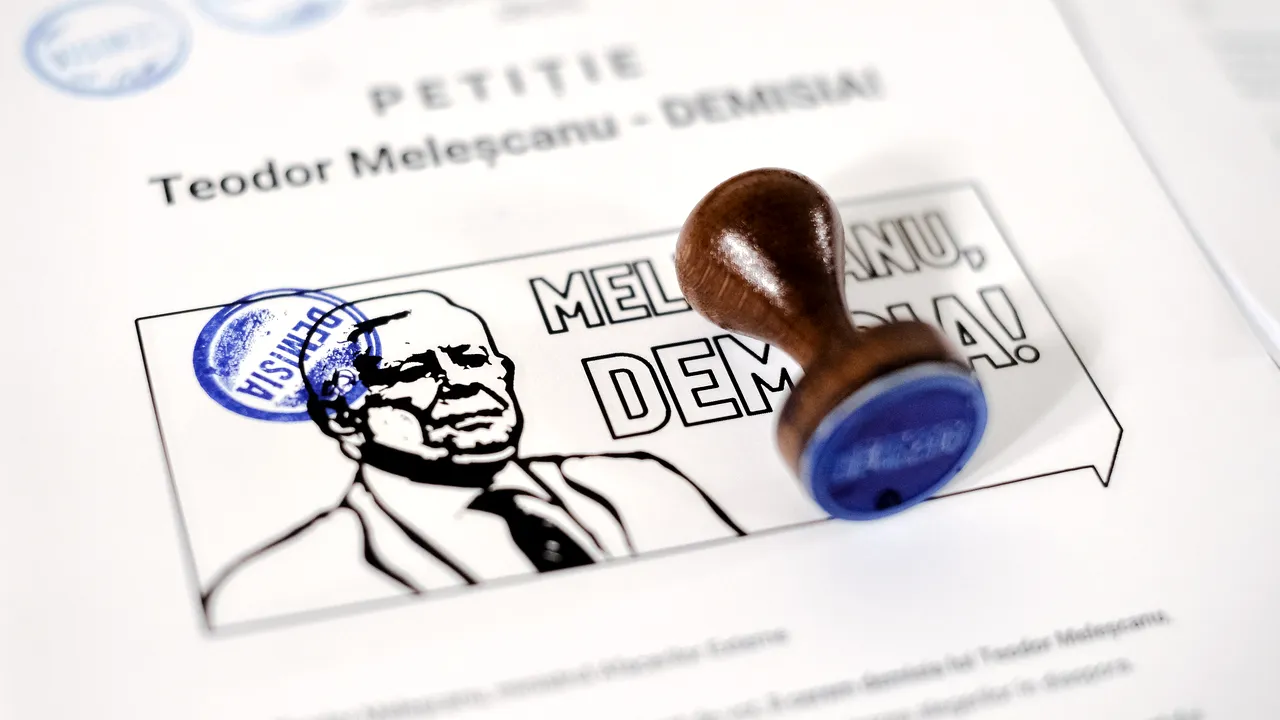 Iniţiatorul petiţiei „Meleşcanu, demisia” a venit în Parlament pentru a strânge semnături/ REACŢIA ministrului de Externe 