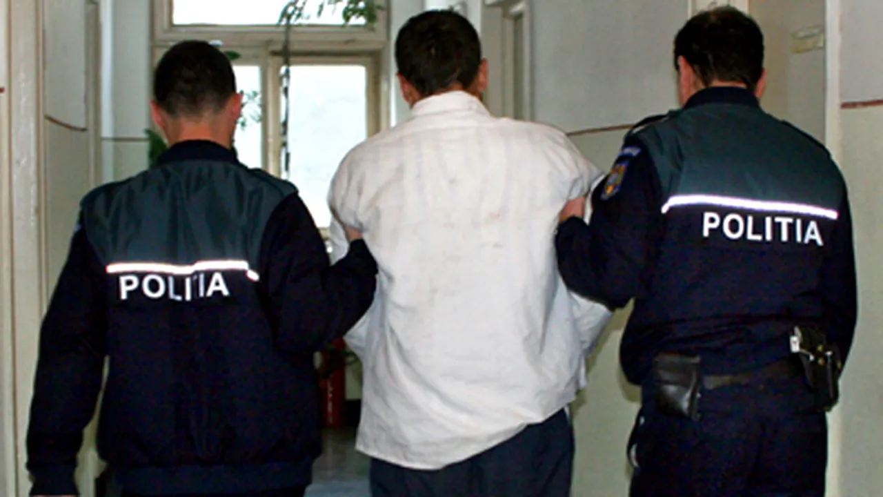 Bărbatul care a dat anunţul fals cu bombă suferă de schizofrenie