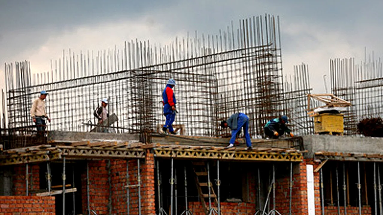 România a avut în februarie cea mai mare scădere din UE a producţiei din construcţii