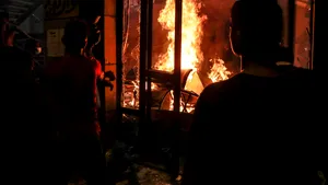 Proteste violente în Beirut, forţele de ordine folosesc gaze lacrimogene. UPDATE: Protestatari au intrat în ministerul de Externe