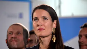 Soţul lui Clotilde Armand acuză echipa de comunicare a USR / Răspunsul lui Nicuşor Dan / Clotilde Armand: Nu sunt de acord cu tot ce spune soţul meu.