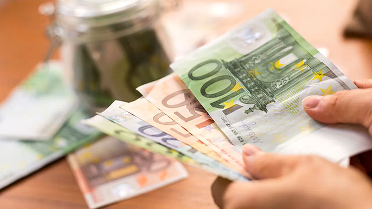 Relaţia dintre români şi bănci s-a îmbunătăţit. CSALB: Numărul proceselor dintre consumatori şi bănci s-a redus cu 1.000 în ultimul an