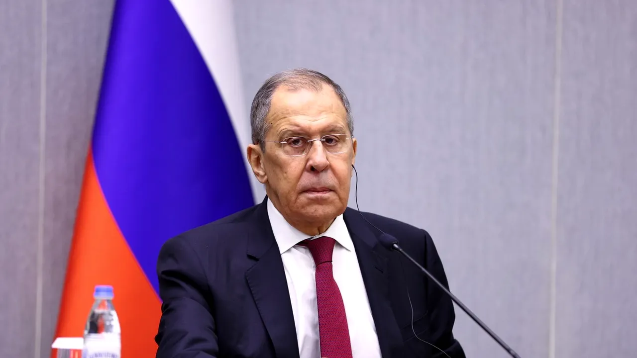 Rusia susţine că vrea dialog cu Occidentul şi că deocamdată nu va trimite trupe în Donbas 