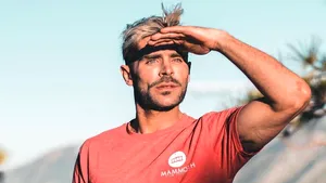 Zac Efron a fost grav bolnav. Actorul a contractat o infecţie posibil letală în timp ce filma în Papua Noua Guinee