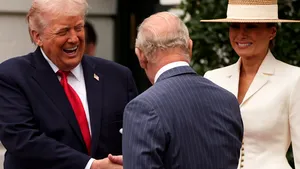 Cine-i șeful? Britanicii au analizat imaginile cu Charles și Trump și au stabilit: Marea Britanie vs. SUA 1-0