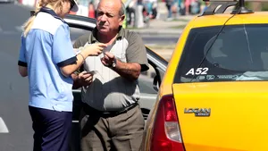 Firea: Taximetriştii care cer mai mulţi bani pentru o cursă pot fi reclamaţi la linia verde