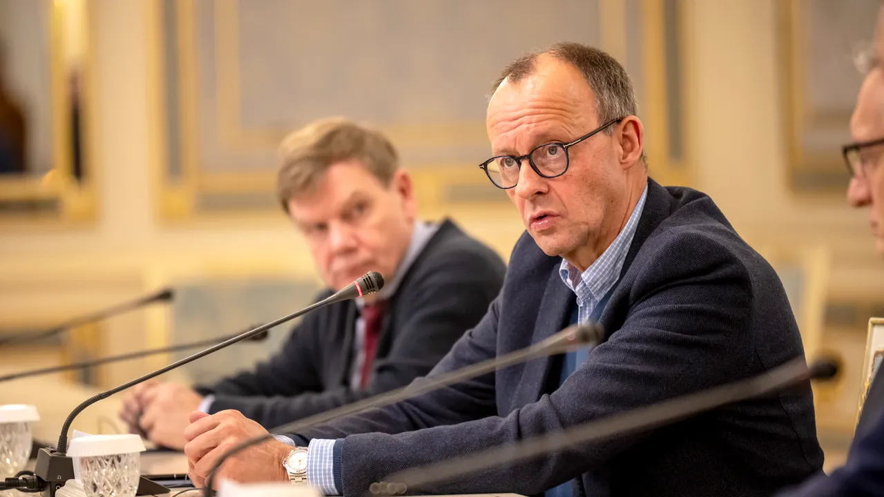 Friedrich Merz vrea să taie în carne vie. Favoritul la funcţia de cancelar al Germaniei propune reducerea cu 100 de miliarde de euro a cheltuielilor sociale şi pentru imigranţi