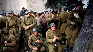 Mărturia unui fost militar din Craiova, rănit la Revoluţie. „A interpretat că vine un terorist peste noi. A deschis focul şi un glonţ i-a intrat în palmă”