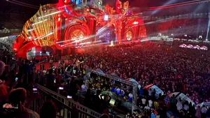 UNTOLD 2018: Mii de oameni au strigat pe Cluj Arena mesajul anti-PSD/ Focuri de artificii şi spectacol de lasere, la ceremonia de deschidere| FOTO, VIDEO