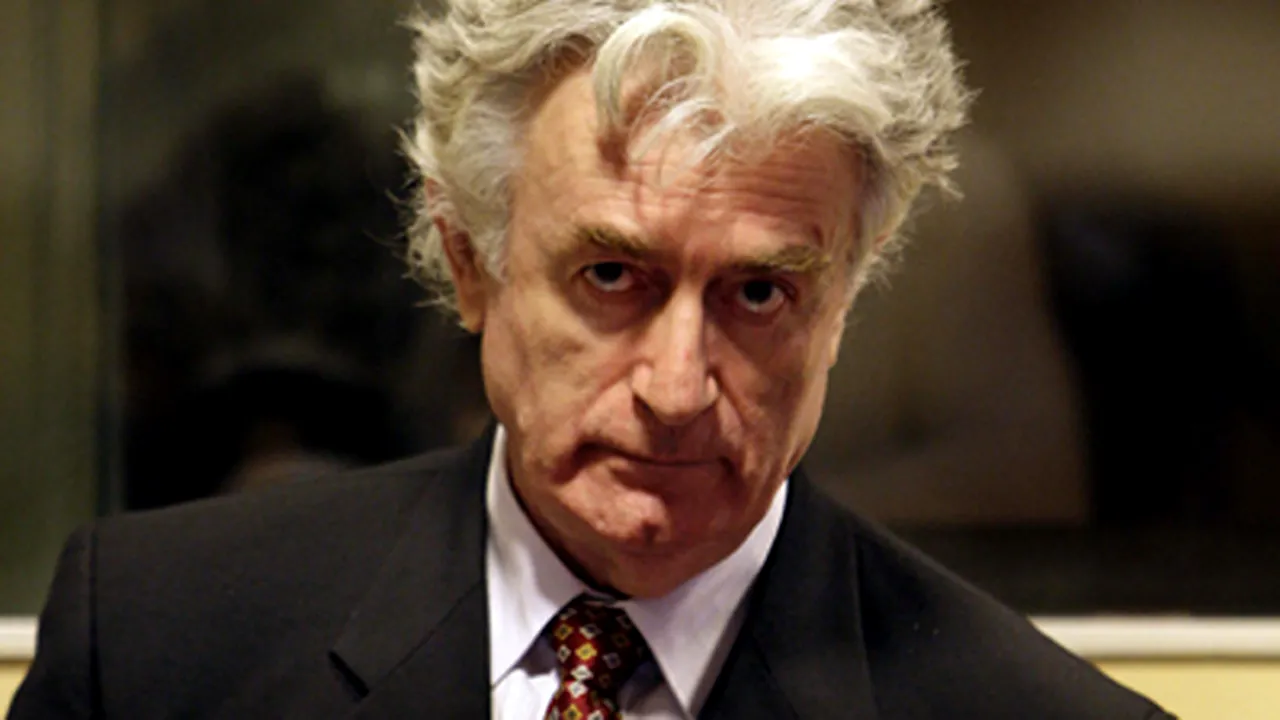 Radovan Karadzic, acuzat de genocidul de la Srebreniţa, cere retragerea sentinţei de 40 de ani de închisoare şi redeschiderea procesului