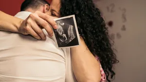 Studiu: Cum se schimbă creierul bărbaţilor când devin taţi


