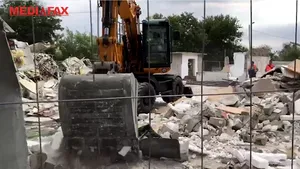 Excavatoarele Primăriei au intrat în locuinţele şi în magazinele expropriate de pe „Ghencea”