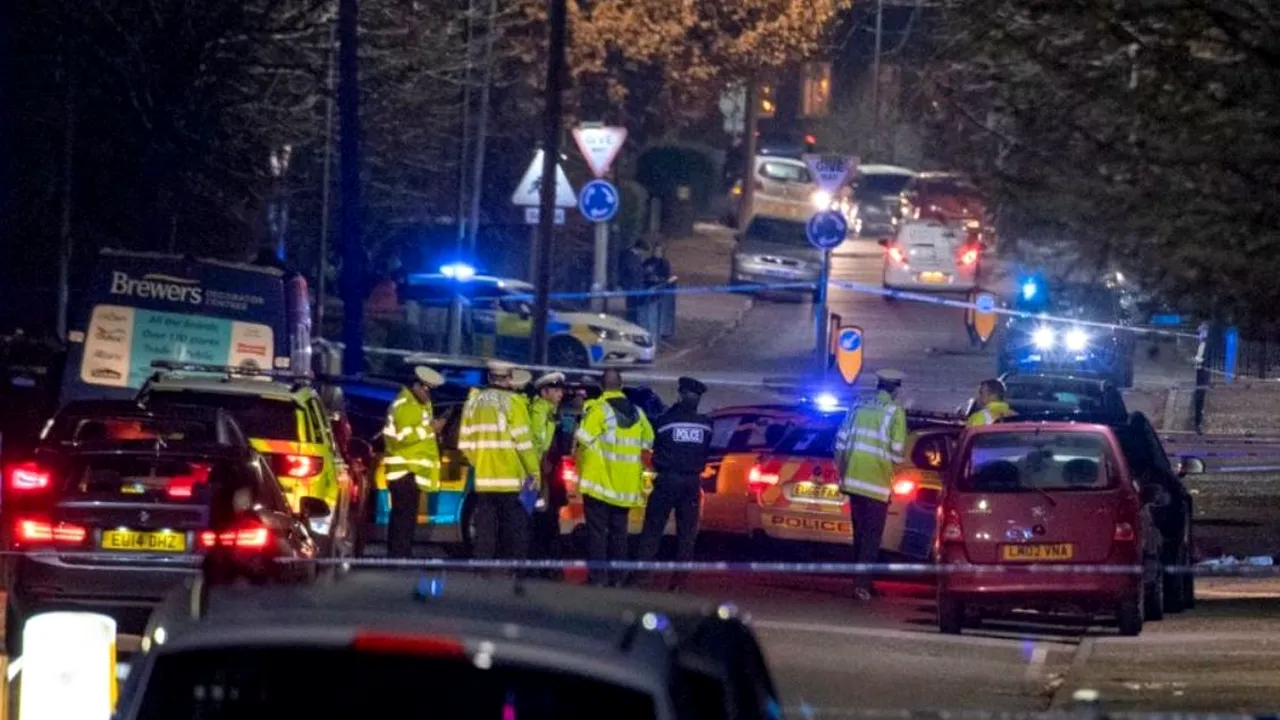 Nou incident în Marea Britanie. Un individ a intrat cu maşina într-un grup de pietoni: Un copil a murit. FOTO, VIDEO
