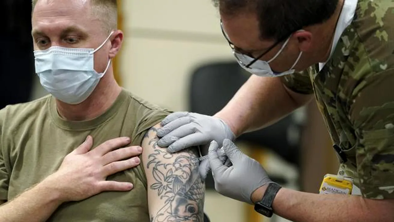 Americanii nu glumesc! 103 puşcaşi marini, 27 de aviatori şi un comandant al Marinei au fost concediaţi pe motiv că au refuzat vaccinarea
