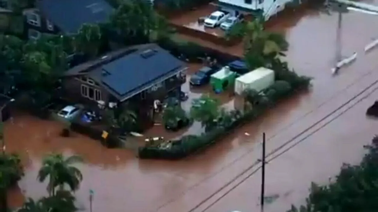 Hawaii, sub ape: cele mai grave inundații din ultimele 20 de ani lasă mii de oameni fără curent