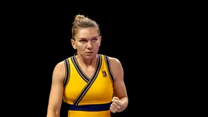 Cu spatele blocat şi dureri chinuitoare, Simona Halep s-a calificat în sferturi la Transylvania Open