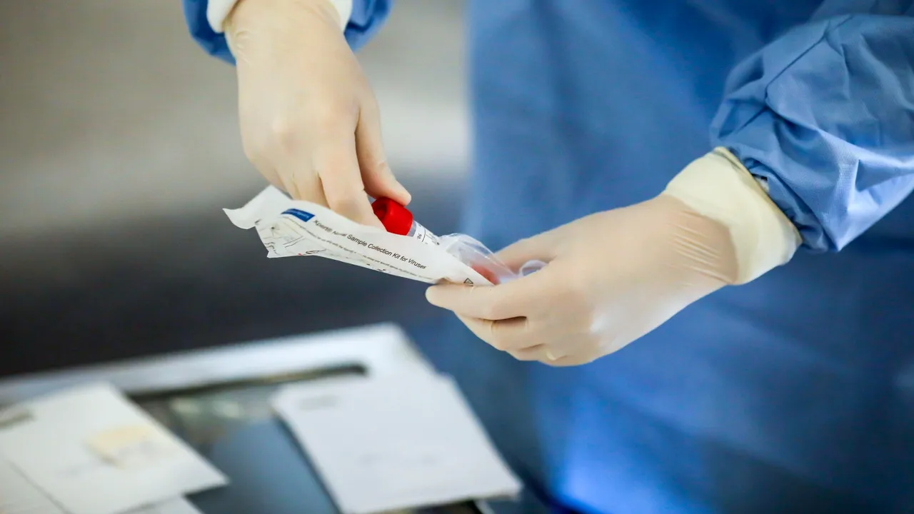 Coronavirus în România LIVE UPDATE 30 noiembrie. 3.826 cazuri noi de infectare şi 138 decese. Câte teste au fost efectuate în ultimele 24 ore. Bilanţul COMPLET
