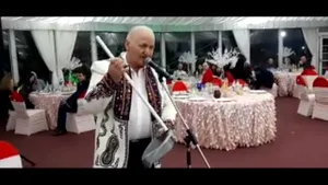 Făraşul, mătura sau prazul, instrumentele cu care un naist din vrea să intre în Cartea Recordurilor. VIDEO