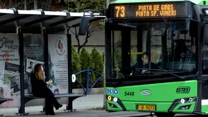 ANPC obligă operatorii de transport public să afișeze prețul călătoriei și în sistem Braille