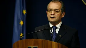 Boc susţine asumarea răspunderii pentru legea salarizării