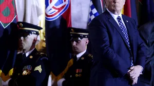 Donald Trump îl avertizează pe James Comey, proaspăt demis de la conducerea FBI, să nu dezvăluie înregistrări ale conversaţiilor sale