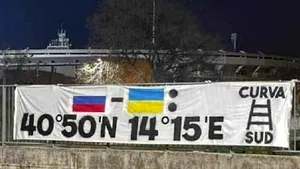 Banner scandalos afişat de fanii echipei de fotbal Hellas Verona: au incitat la bombardarea unui oraş