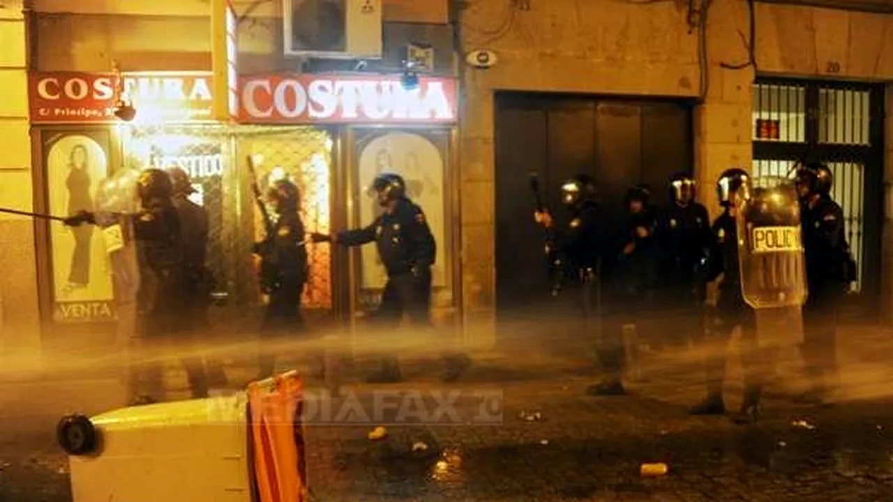 Poliţia a tras cu gloanţe de cauciuc asupra manifestanţilor anti-austeritate de la Madrid
