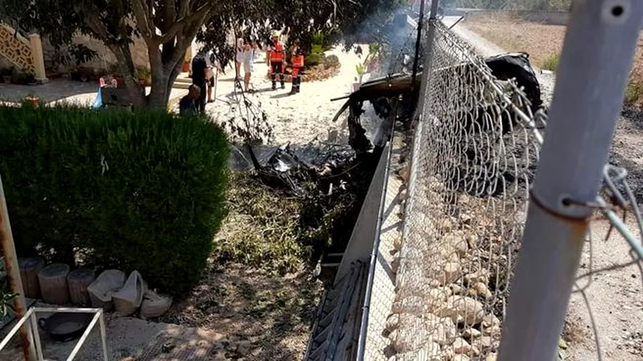 Coliziune între un ELICOPTER şi un avion de mici dimensiuni, într-o zonă turistică din Spania/ Primele imagini