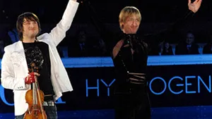Edvin Marton, Evgheni Pluşenko şi Surya Bonaly - la Bucureşti,  în aprilie