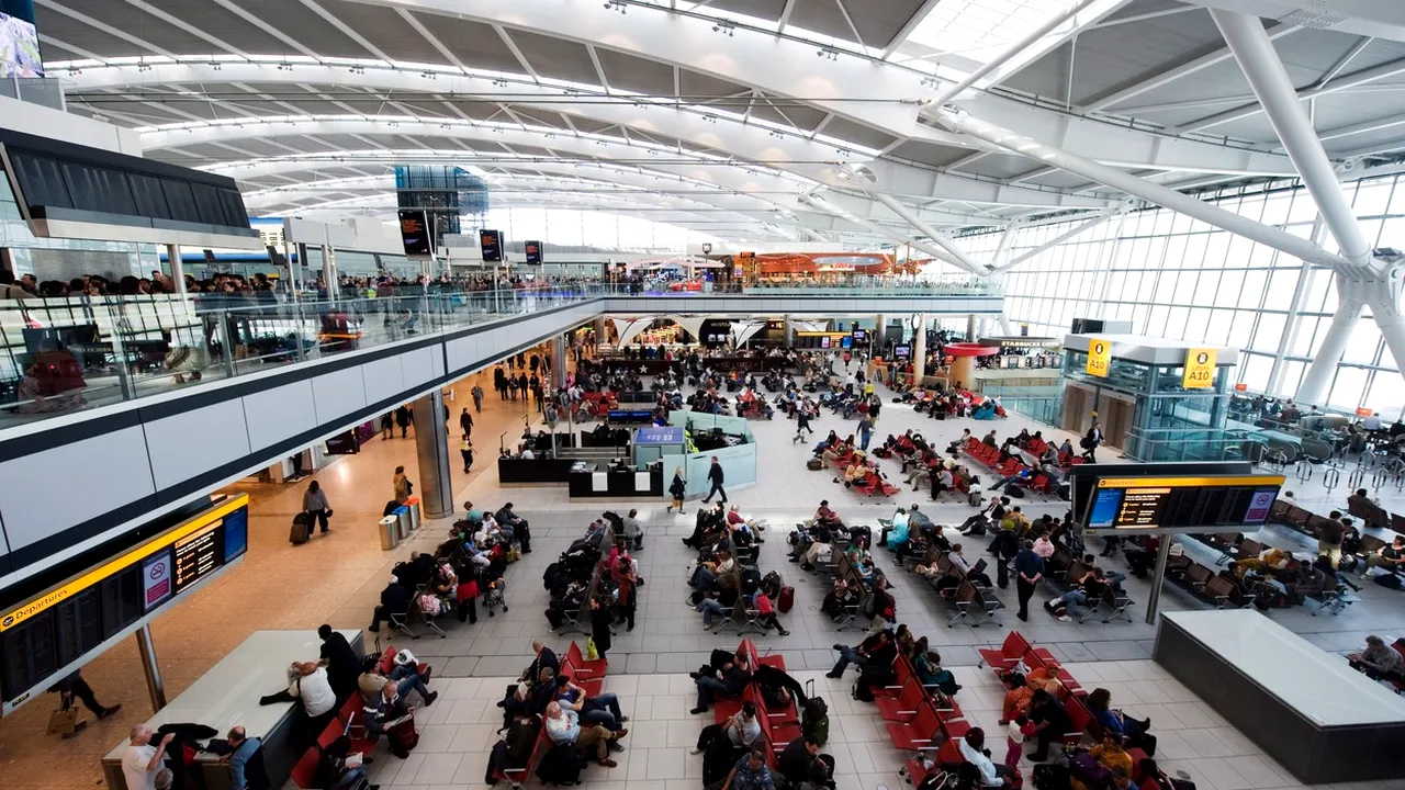 Captură impresionantă pe aeroportul Heathrow. Trei persoane, prinse cu cocaină în valoare de 2 milioane de lire sterline. FOTO