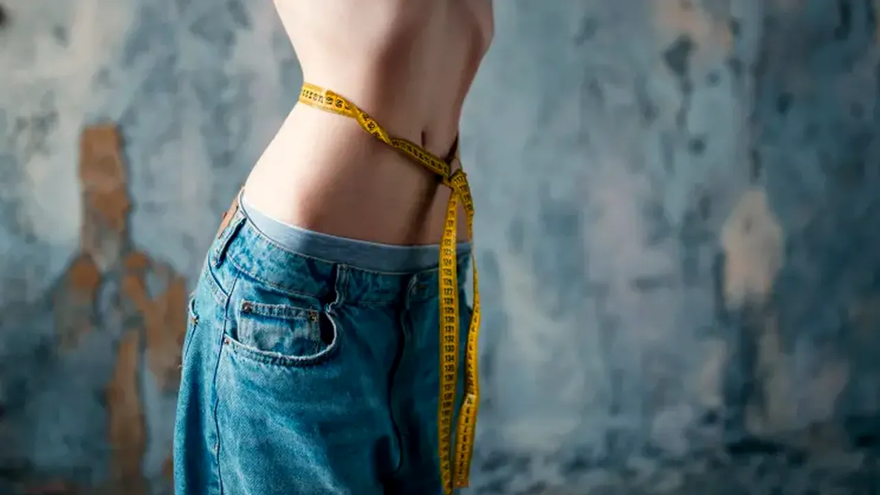 Uniunea Europeană analizează tendința „SkinnyTok” de pe TikTok. Cum promovează slăbirea extremă copiilor
