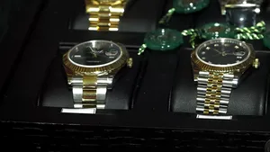 Richard Mille, ”ceasul vedetelor” şi Rolexul lui Ion Iliescu sunt scoase la licitaţie. Vezi cum arată şi cât costă