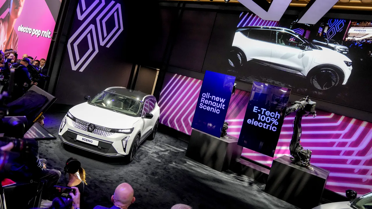 Parisul trage primul „glonţ” în războiul cu China. Franţa va exclude majoritatea vehiculelor electrice asiatice din sistemul de subvenţii