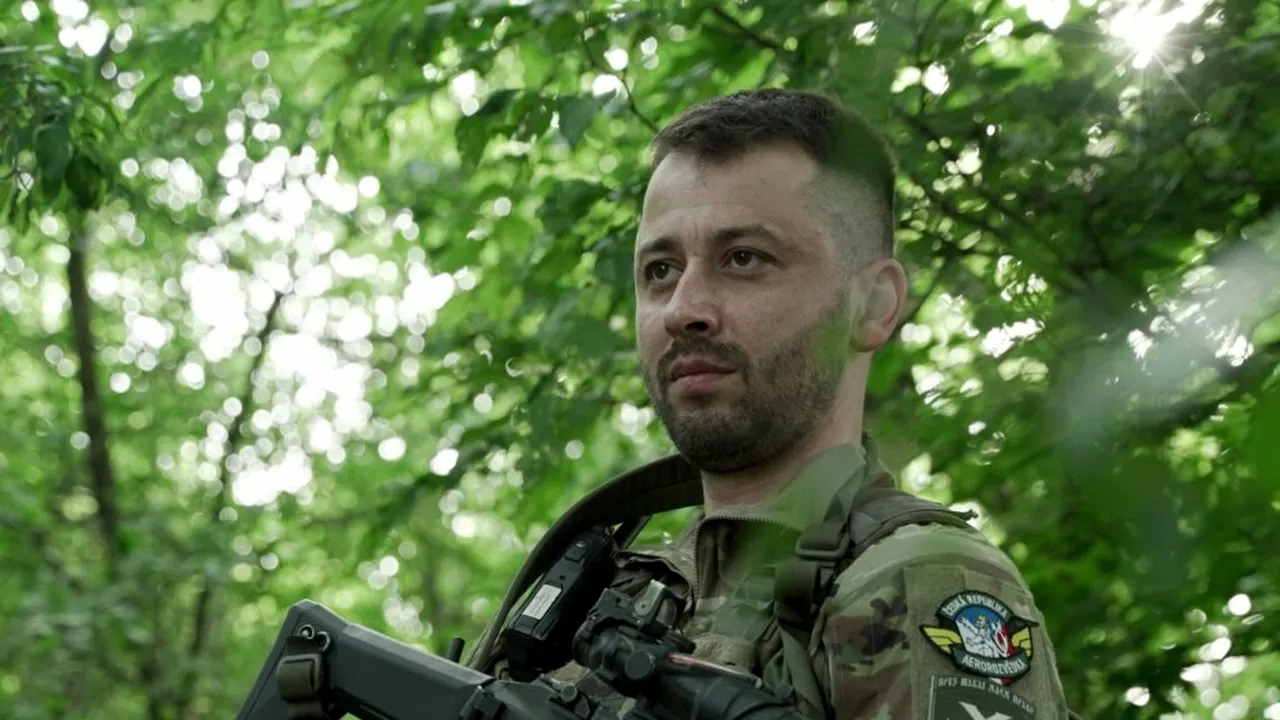 Un comandant ucrainean îi critică pe conaționali: La noi, fiecare instalator se consideră general