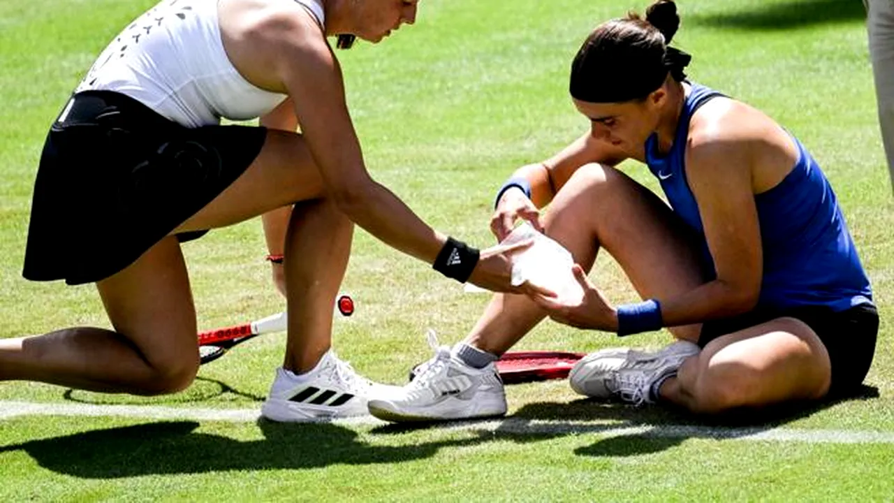 Gestul care face înconjurul Internetului: o jucătoare de tenis din Rusia o ajută să se ridice pe o adversară din Ucraina

