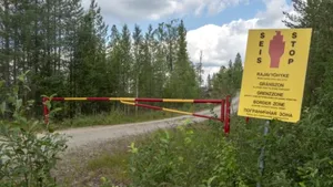 Un contrabandist a construit puncte false de frontieră între Rusia şi Finlanda pentru a păcăli migranţii. Suma uriaşă pe care ar fi cerut-o pentru a-i trece „graniţa” - VIDEO