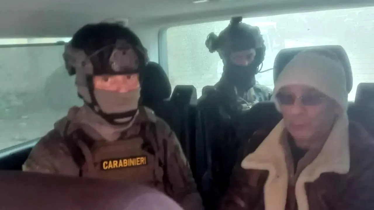 Cel mai căutat şef al mafiei din Italia a fost arestat. Poliţiştii îl căutau de 30 de ani