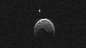 Asteroidul care a trecut luni pe lângă Terra are propriul satelit natural - VIDEO
