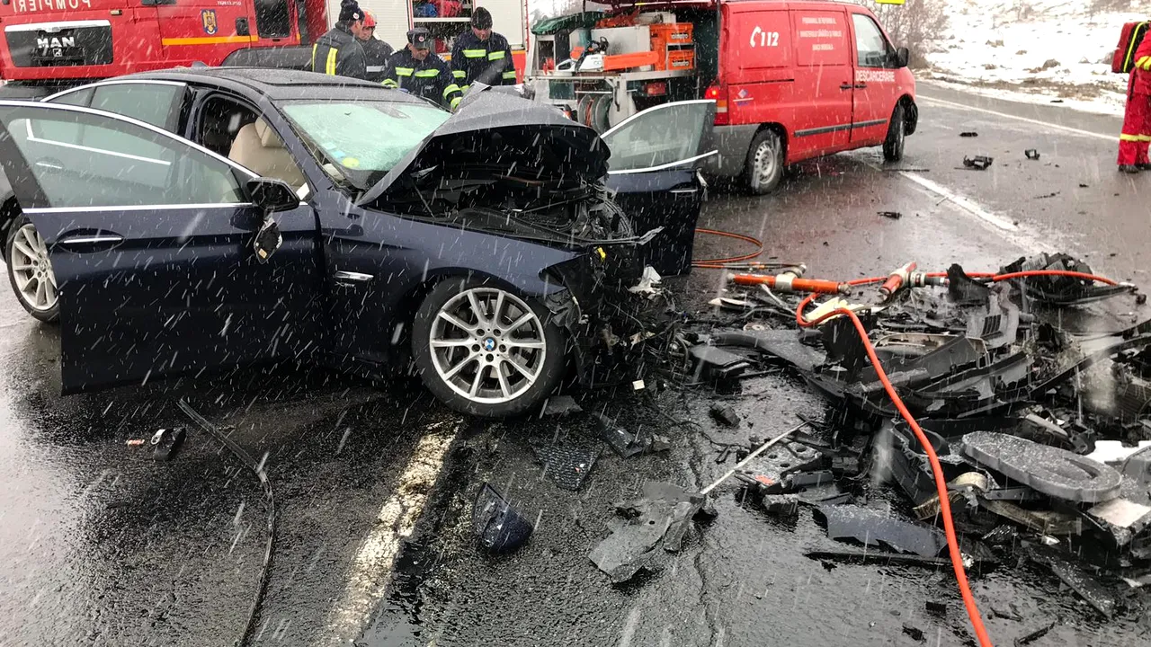 Accident rutier GRAV în Cluj, soldat cu un mort şi patru răniţi