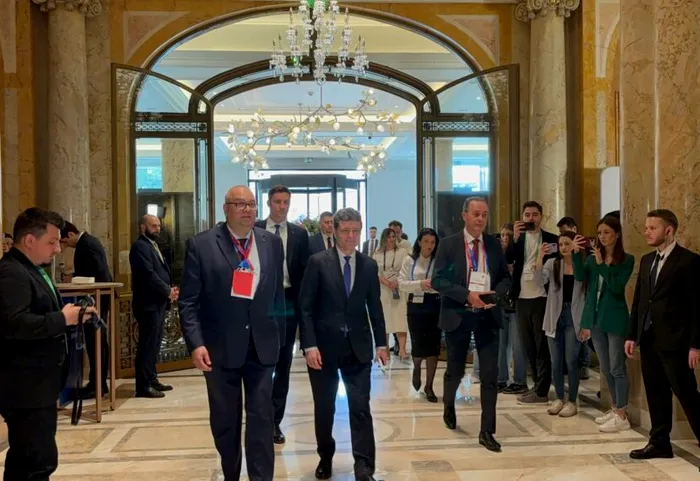 POLITIC Avem de ales între Europa și SUA? Răspunsul lui Nicușor Dan