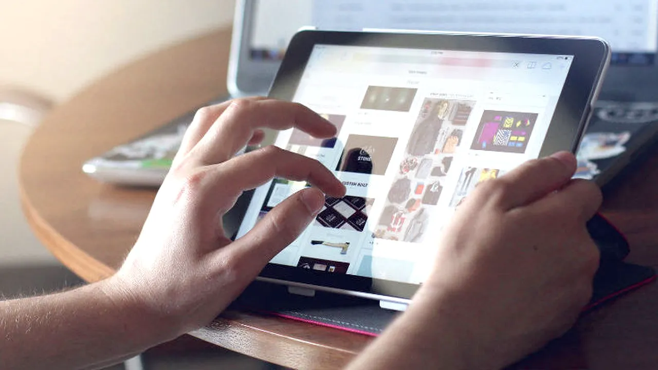 Prima bancă digitalizată complet. De luni, toate casieriile fizice ale ING Bank se închid. Tranzacţiile se pot face online